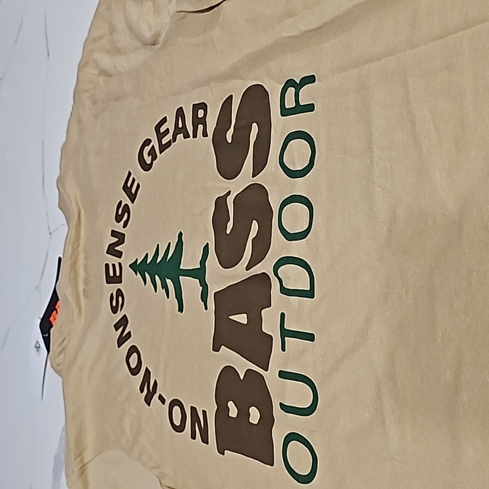 BNWT Men's Bass Outdoor tee shirt